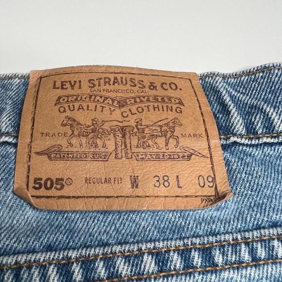 Vintage Levi’s 505 Regular Fit Denim Shorts W38 L9 Light Blue USA Made 90s - Picture 7 of 13